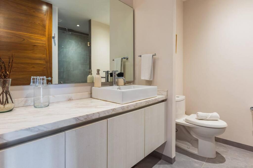 Luxury 2-bed 200mb Wifi Sauna Ac Gym * Playa del Carmen